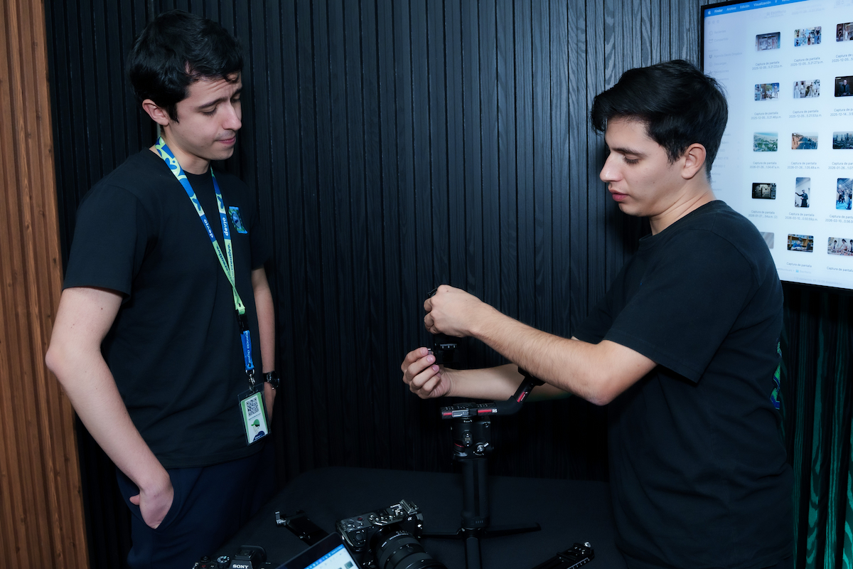 Experiencia colaborativa y estrategias innovadoras.